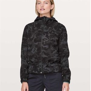 NWT Lululemon Pack It Up Jacket in Incognito Camo Multi Grey / Size 10